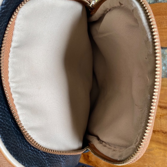 Valentina Genuine Pebbled Italian Sling Backpack/Shoulder Bag - Picture 8 of 9